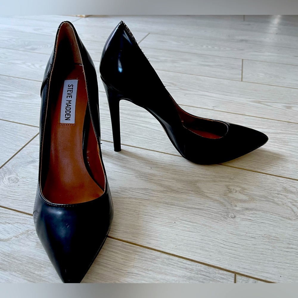 NEW Steve Madden pointy toe heals